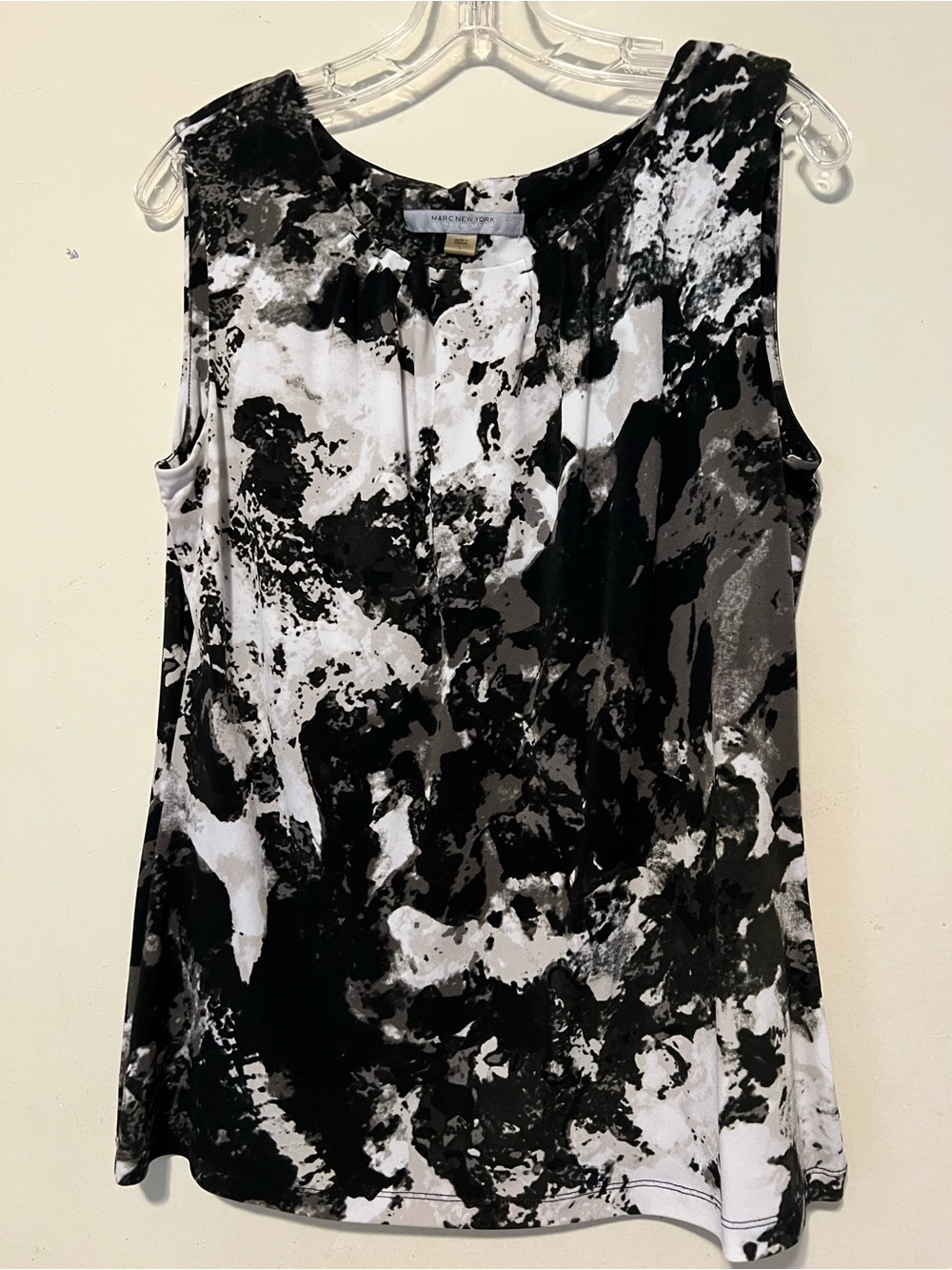 Marc New York Black & White Abstract Sleeveless Camisole